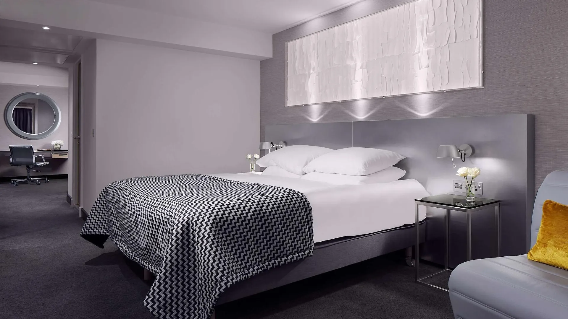 Radisson Blu Hotel, Edinburgh City Centre 4*,  United Kingdom